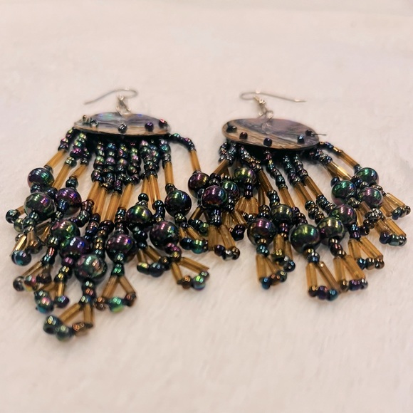 Abalone Shell and beaded earrings - Picture 7 of 7